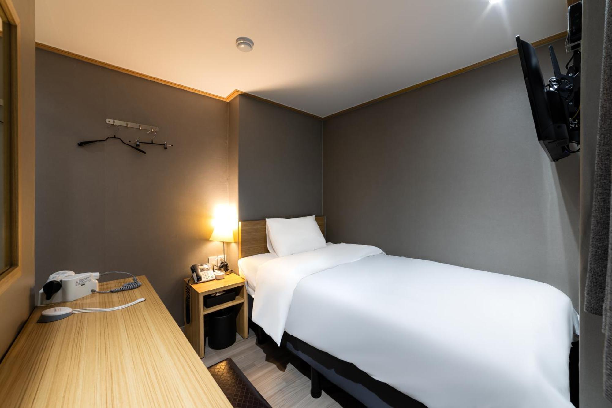 Hotel About