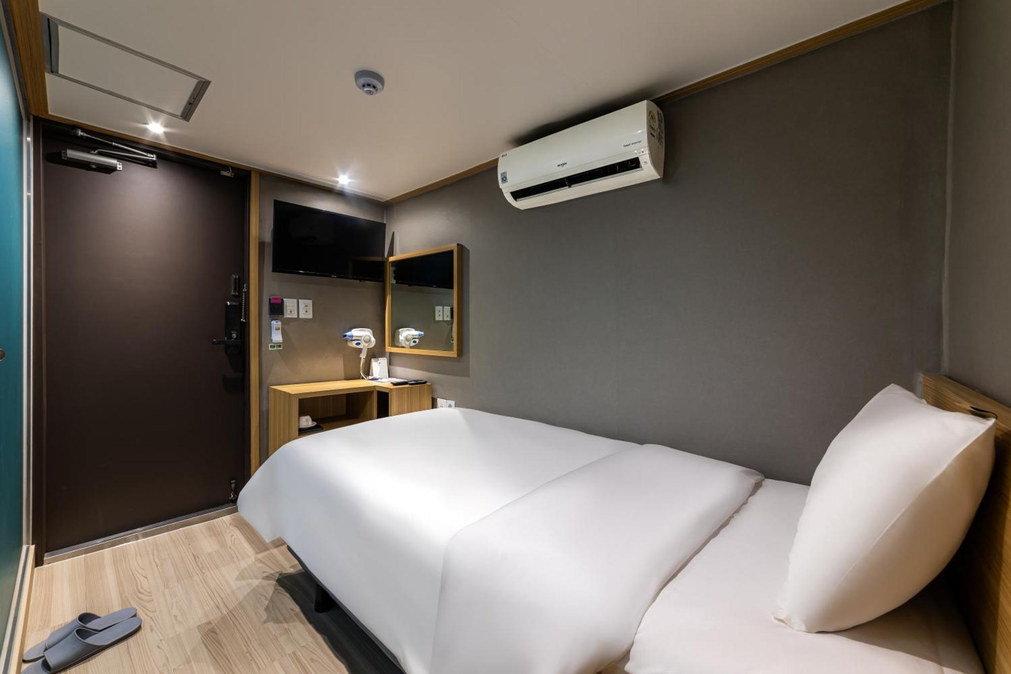 Hotel About