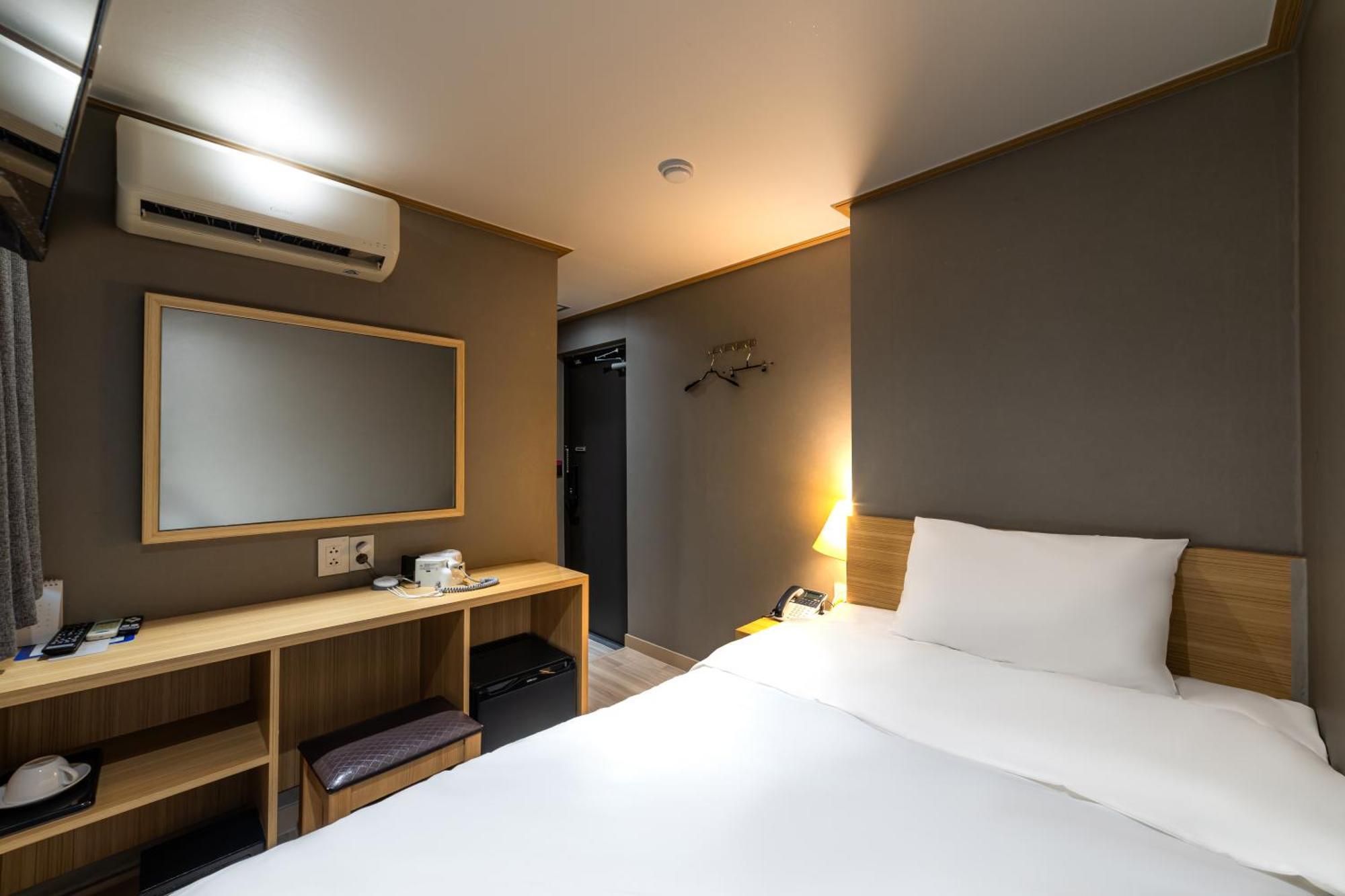 About 2* Seoul